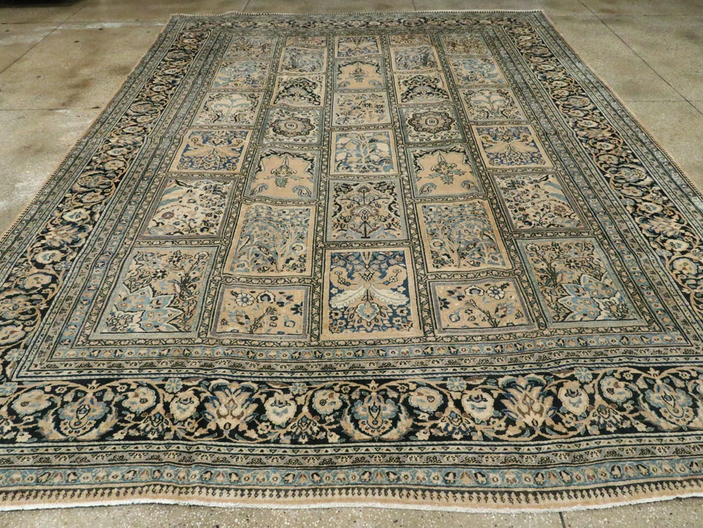 Antique Persian Mashad Carpet, No.19011 - Galerie Shabab