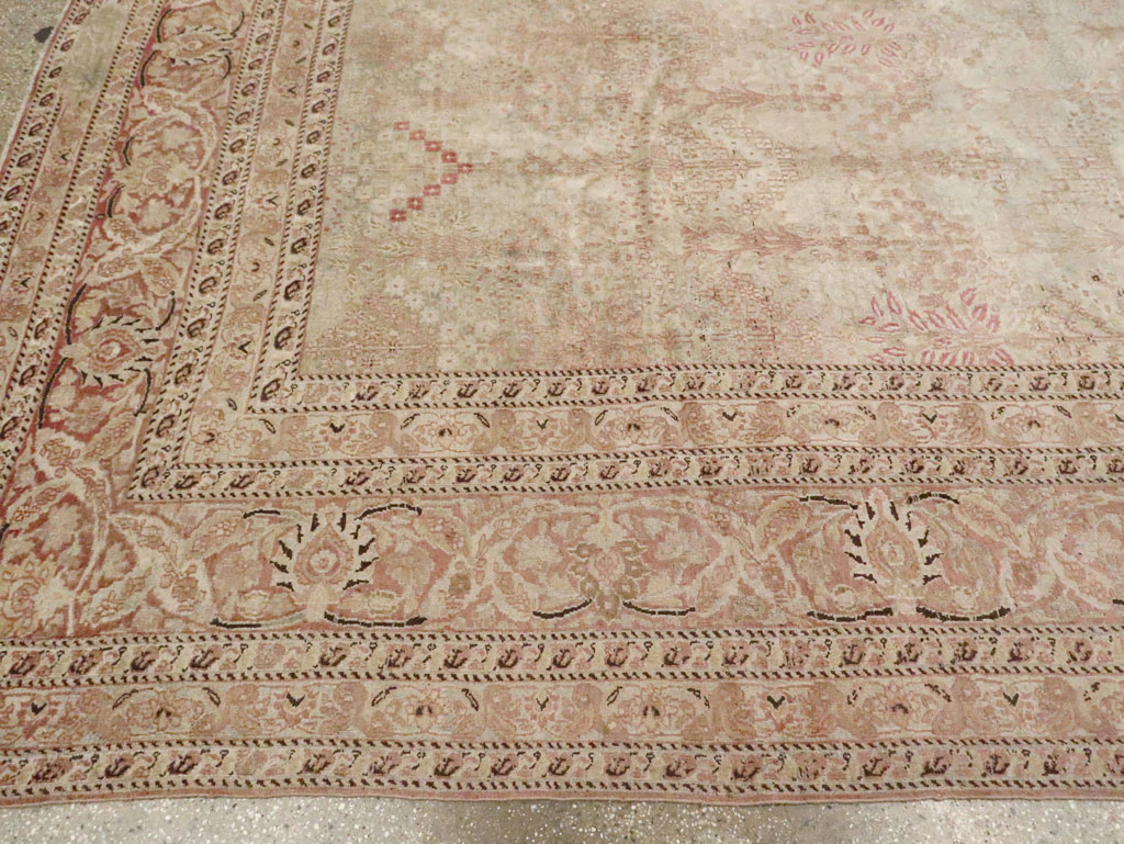 Antique Persian Dorokhsh Carpet, No.19025 - Galerie Shabab