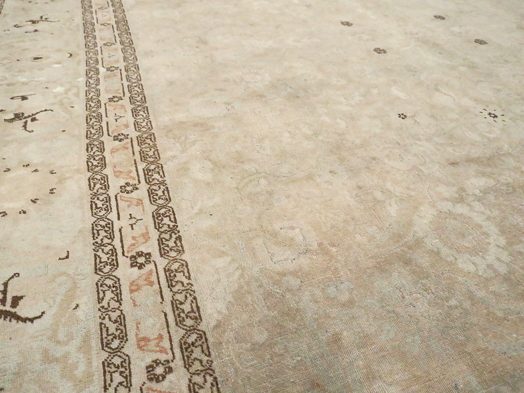 Antique Persian Tabriz Carpet, No.19040 - Galerie Shabab