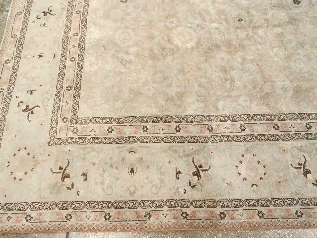 Antique Persian Tabriz Carpet, No.19040 - Galerie Shabab