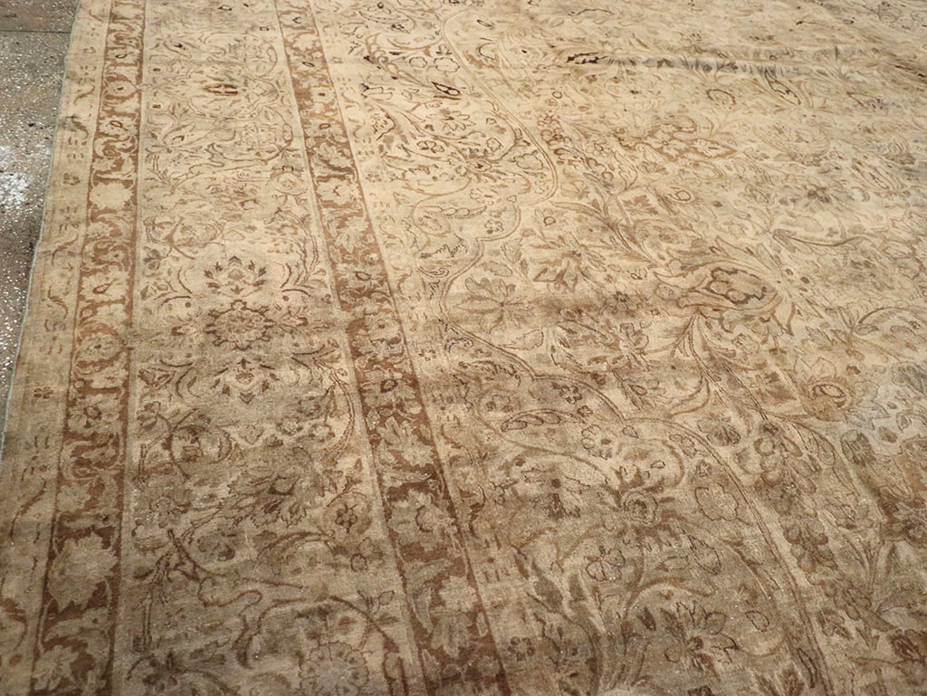 Antique Persian Lavar Kerman Carpet, No.19054 - Galerie Shabab