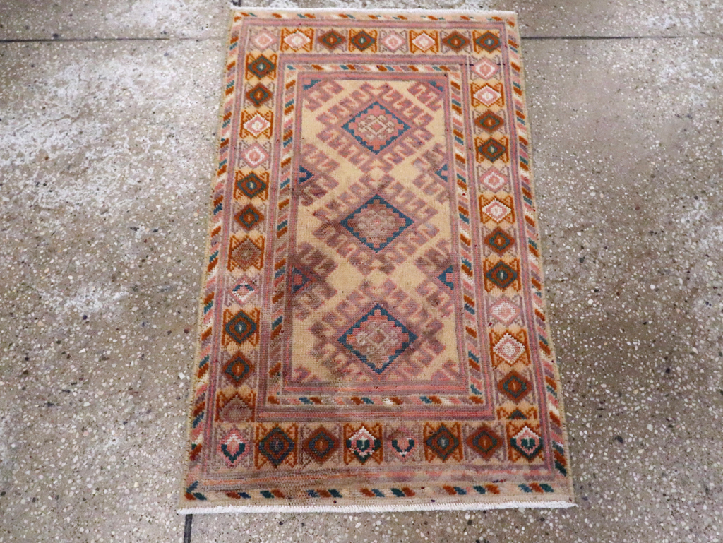 Antique Persian Kurdish Rug, No.19085 - Galerie Shabab