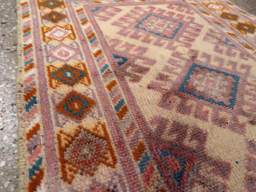 Antique Persian Kurdish Rug, No.19085 - Galerie Shabab