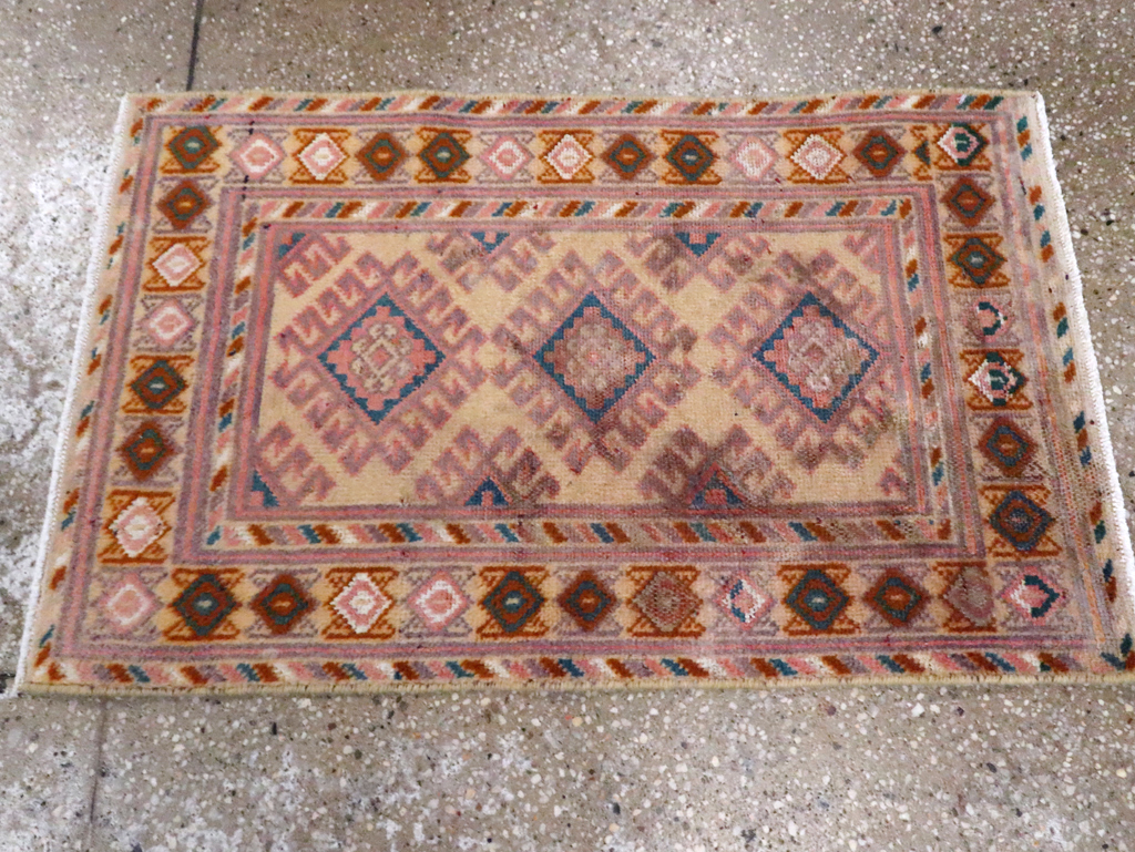 Antique Persian Kurdish Rug, No.19085 - Galerie Shabab