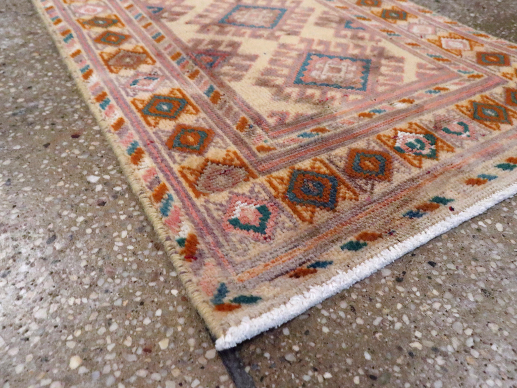 Antique Persian Kurdish Rug, No.19085 - Galerie Shabab