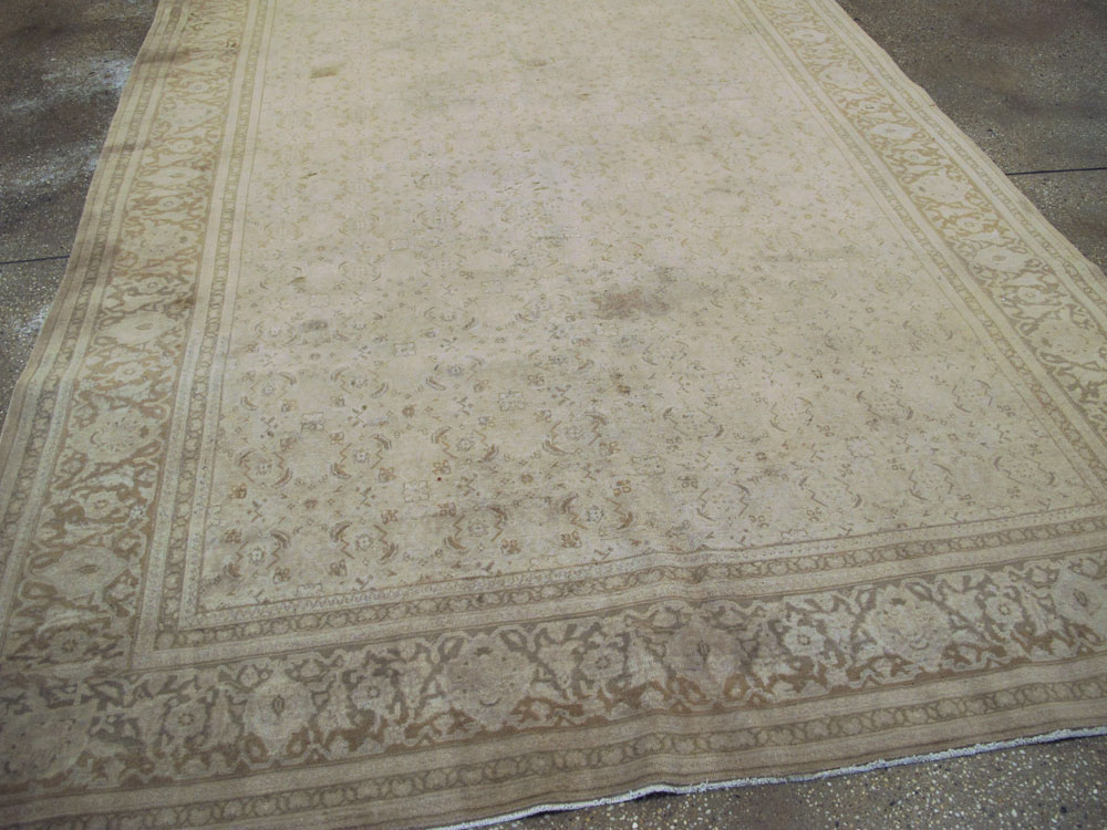 Antique Persian Tabriz Carpet, No.19104 - Galerie Shabab