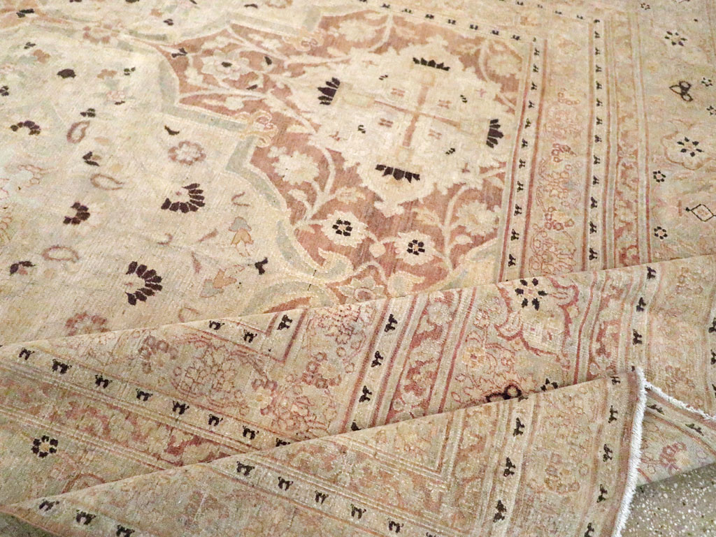 Antique Persian Khorassan Carpet, No.19105 - Galerie Shabab