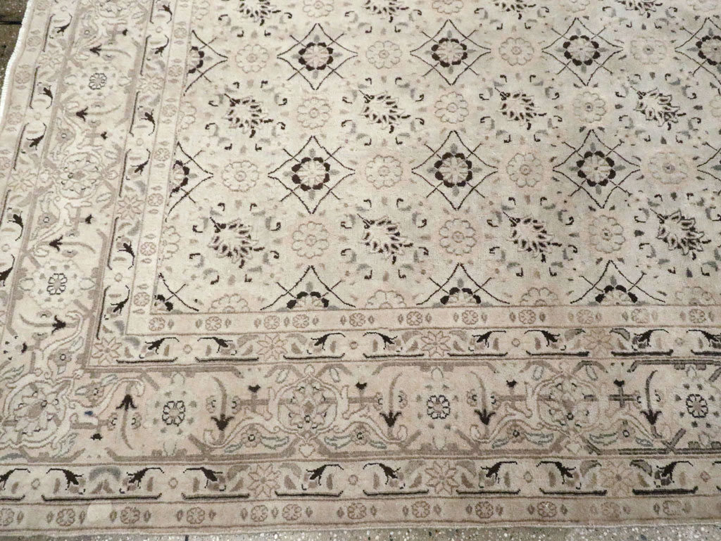 Antique Persian Mashad Carpet, No.19115 - Galerie Shabab