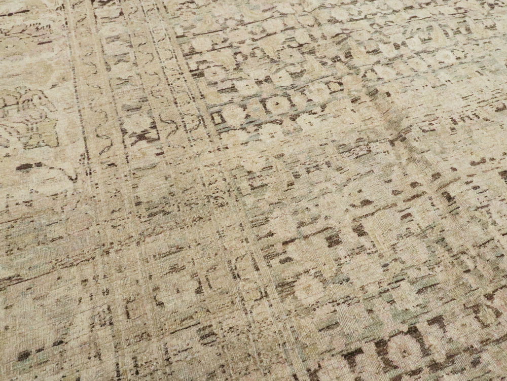 Antique Persian Khorossan Rug, No.19129 - Galerie Shabab