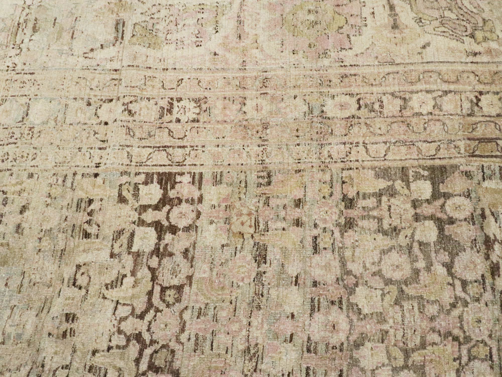 Antique Persian Khorossan Rug, No.19129 - Galerie Shabab