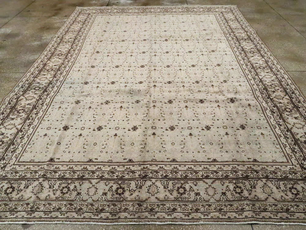 Antique Persian Tabriz Carpet, No.19156 - Galerie Shabab