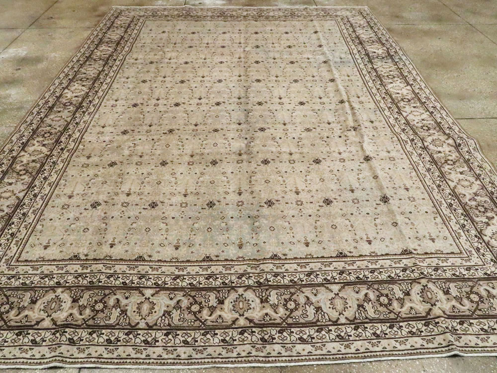 Antique Persian Tabriz Carpet, No.19156 - Galerie Shabab