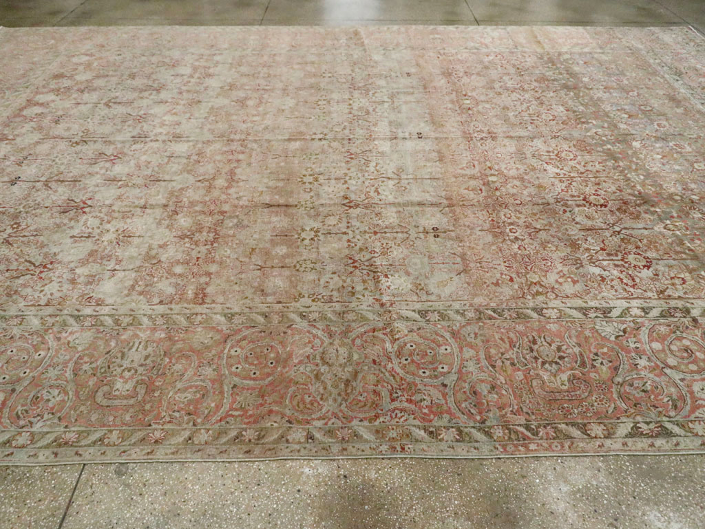 Antique Persian Isfahan Large Room Size Carpet, No.19160 - Galerie Shabab
