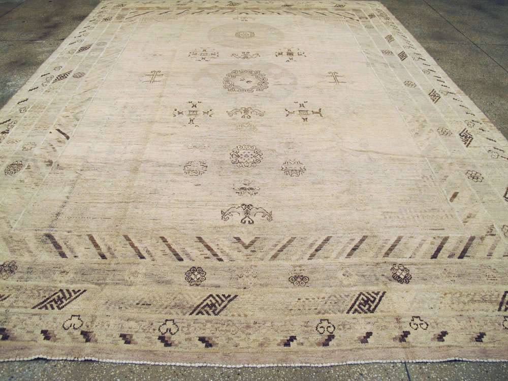 Vintage East Turkestan Khotan Carpet, No.19166 - Galerie Shabab