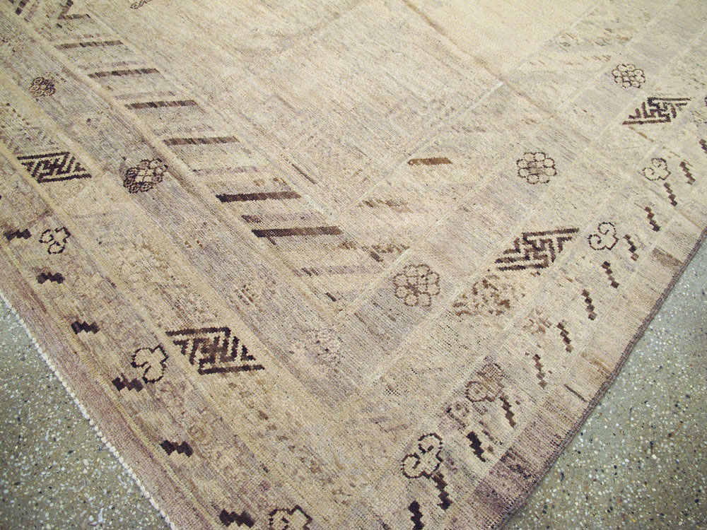 Vintage East Turkestan Khotan Carpet, No.19166 - Galerie Shabab