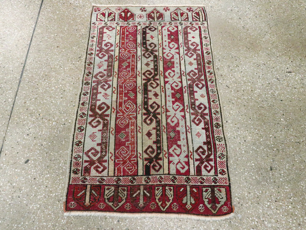 Antique Turkish Ghiordes Rug, No.19201 - Galerie Shabab