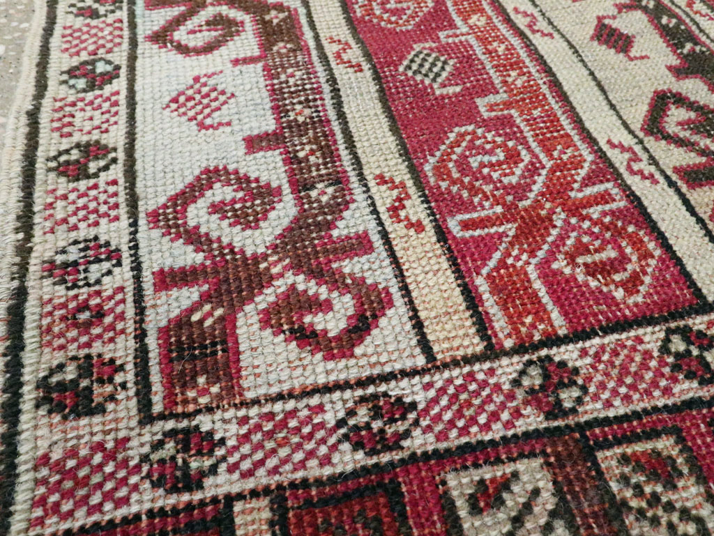 Antique Turkish Ghiordes Rug, No.19201 - Galerie Shabab