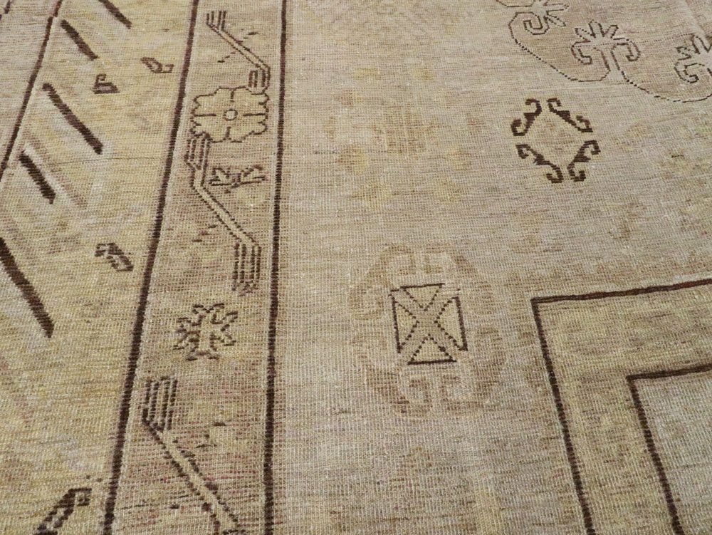Vintage East Turkestan Khotan Carpet, No.19204 - Galerie Shabab