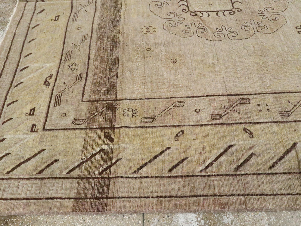 Vintage East Turkestan Khotan Carpet, No.19204 - Galerie Shabab