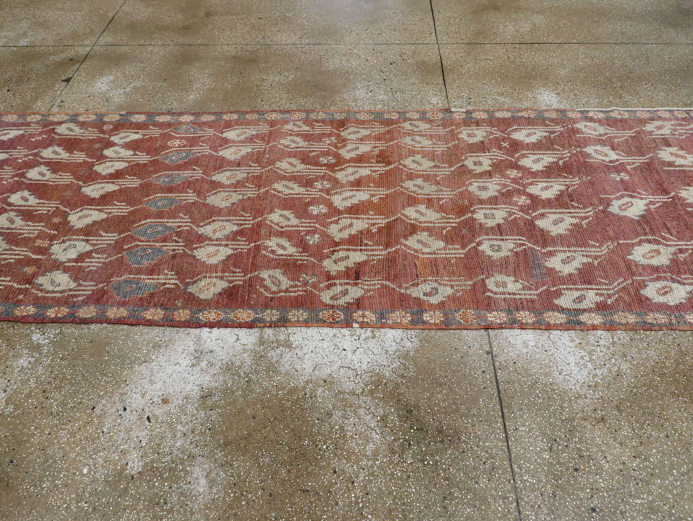 Vintage Turkish Anatolian Small Runner, No.19224 - Galerie Shabab