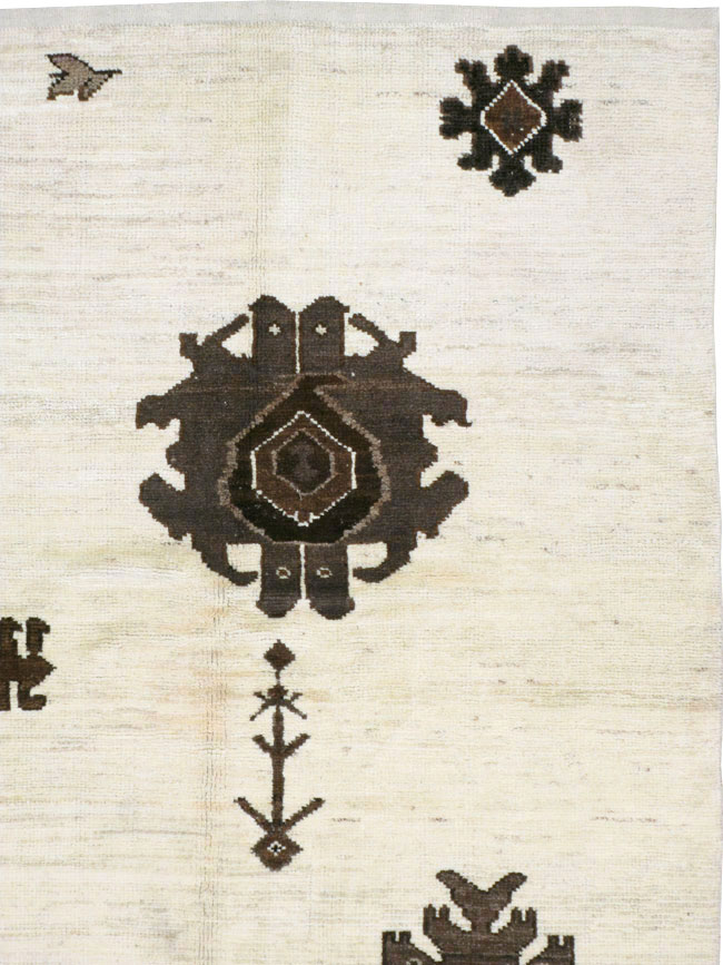 Modern Turkish Anatolian Carpet, No.19226 - Galerie Shabab