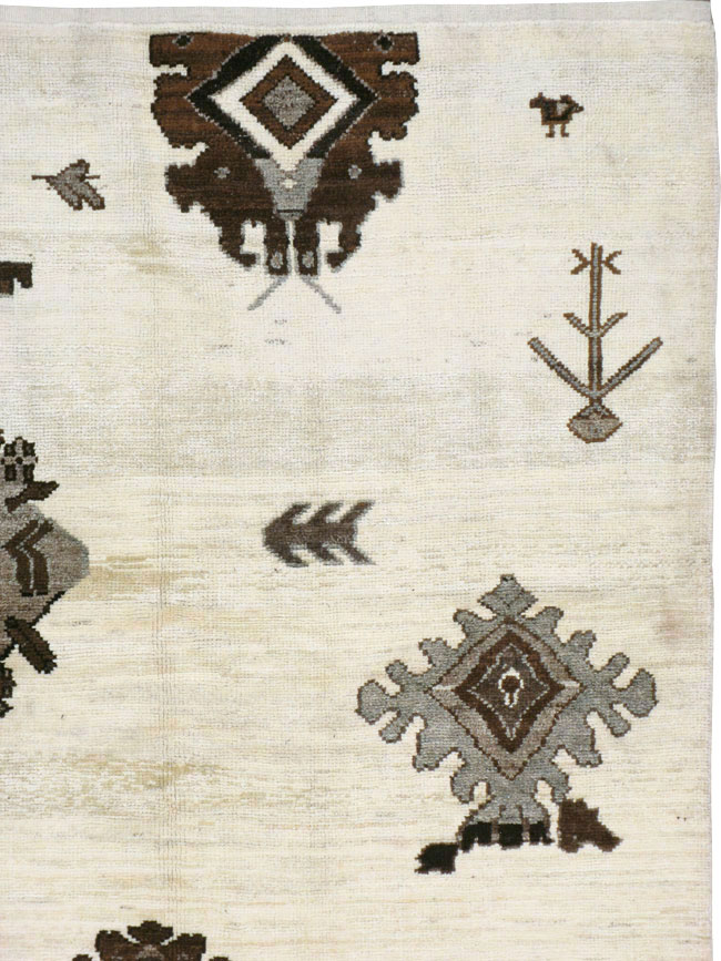 Modern Turkish Anatolian Carpet, No.19226 - Galerie Shabab