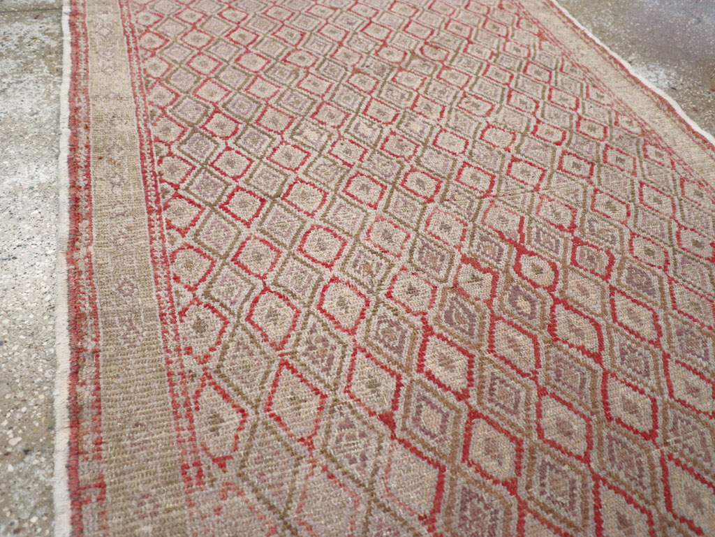 Vintage Turkish Anatolian Short Runner, No.19236 - Galerie Shabab