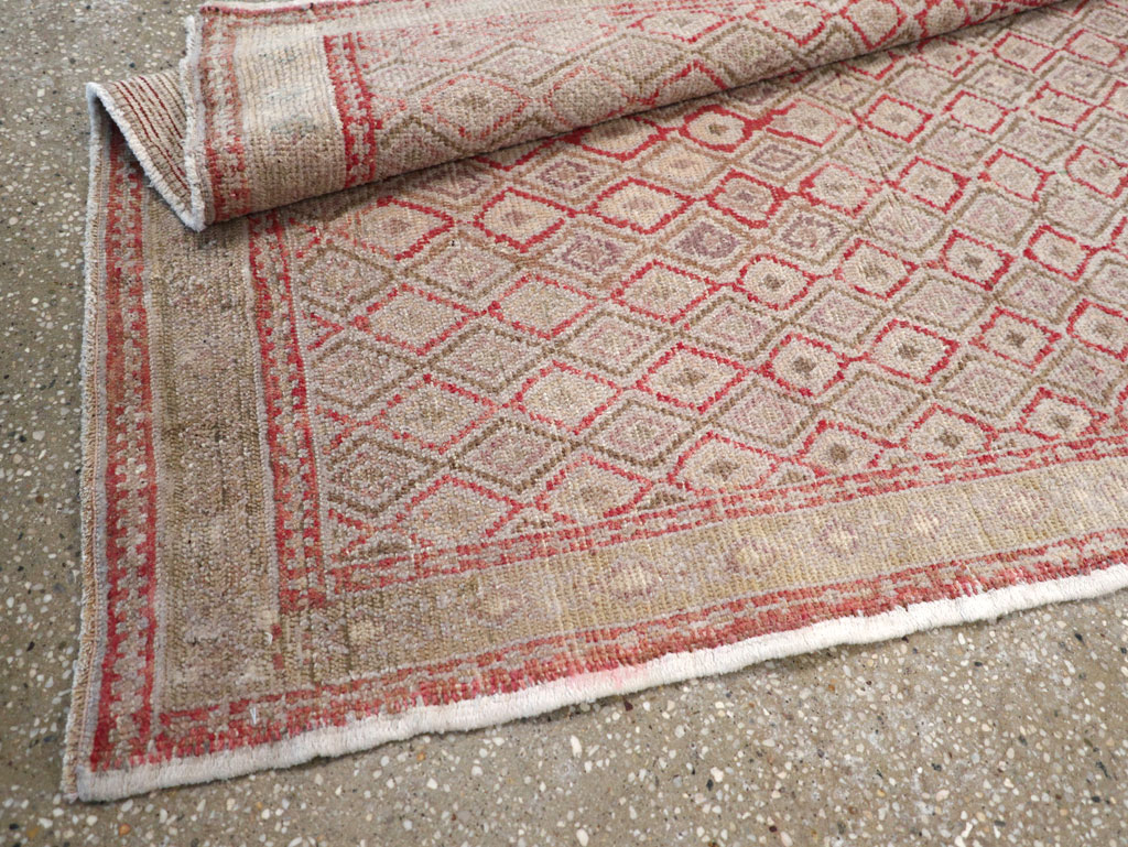 Vintage Turkish Anatolian Short Runner, No.19236 - Galerie Shabab