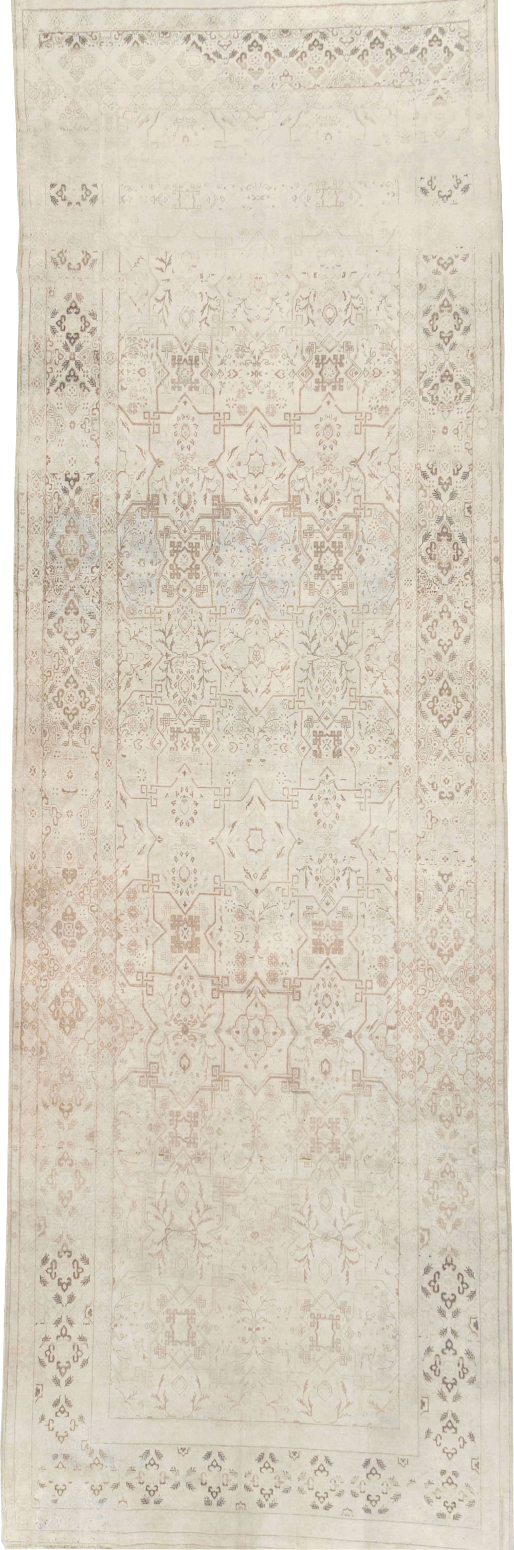 Vintage Persian Tabriz Wide Runner, No.19239 - Galerie Shabab