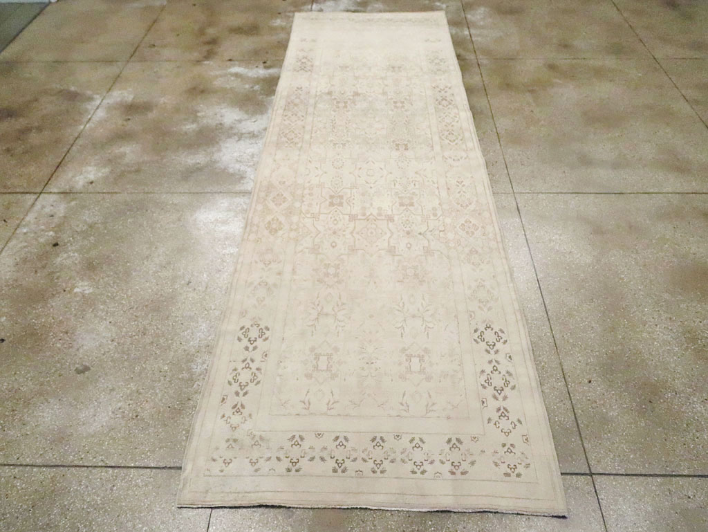 Vintage Persian Tabriz Wide Runner, No.19239 - Galerie Shabab