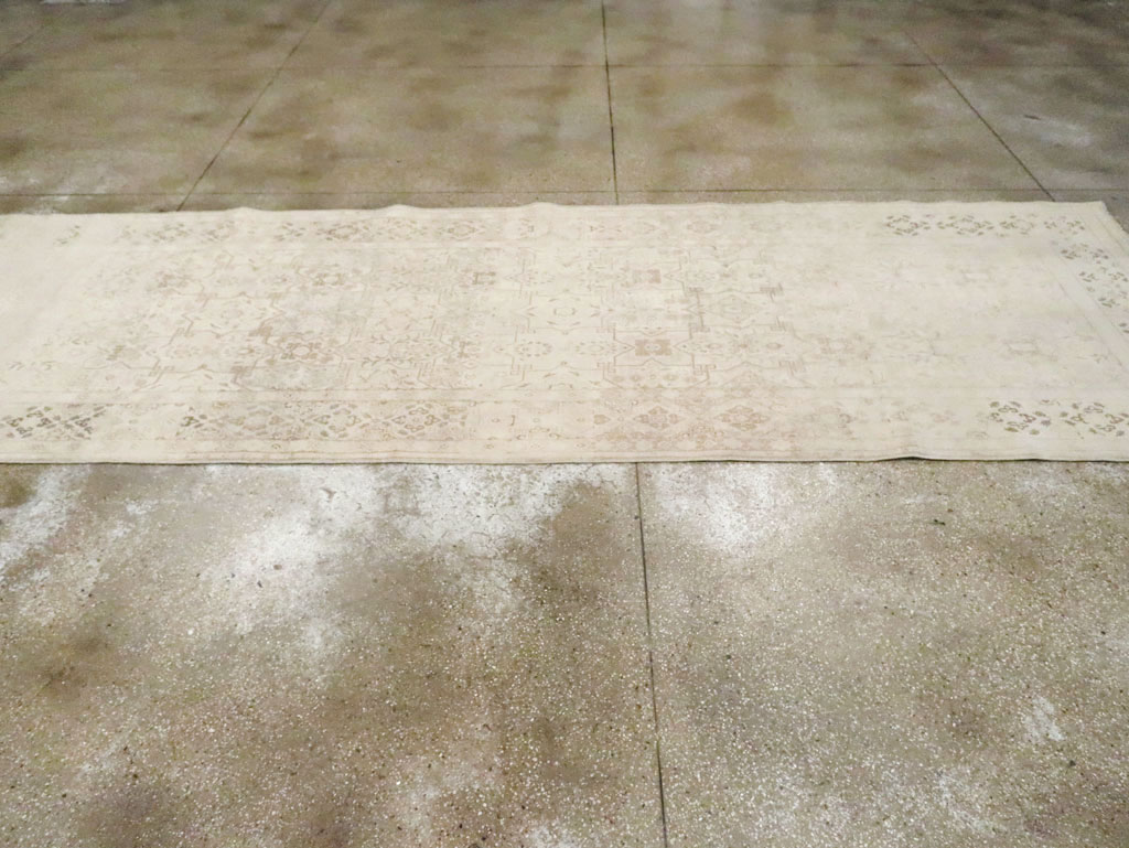 Vintage Persian Tabriz Wide Runner, No.19239 - Galerie Shabab