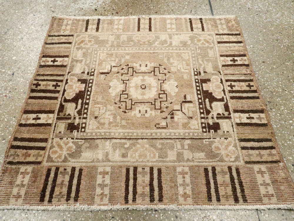 Antique East Turkestan Khotan Rug, No.19294 - Galerie Shabab