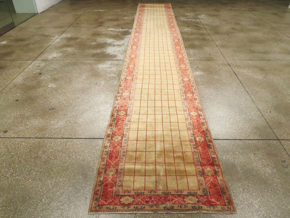 Antique Turkish Borlou Oushak Runner, No.19945 - Galerie Shabab