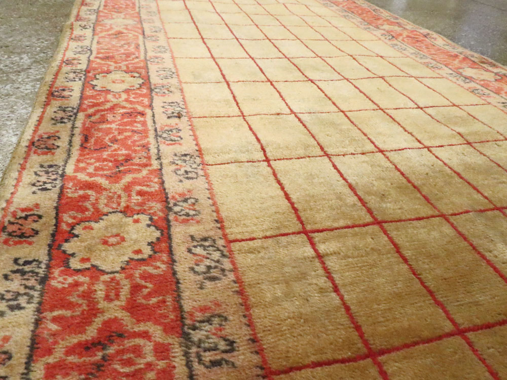 Antique Turkish Borlou Oushak Runner, No.19945 - Galerie Shabab