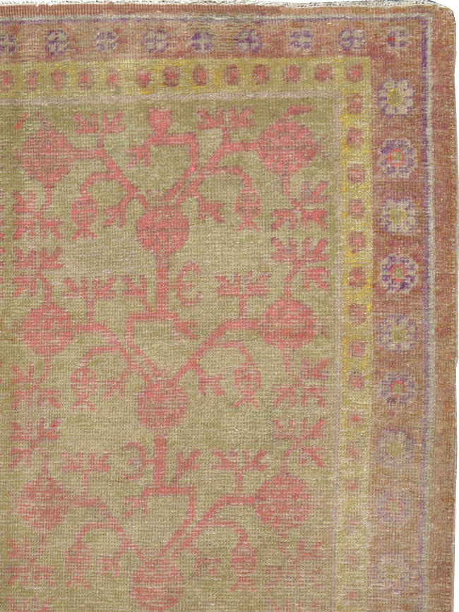 Vintage East Turkestan Khotan Rug, No.19990 - Galerie Shabab