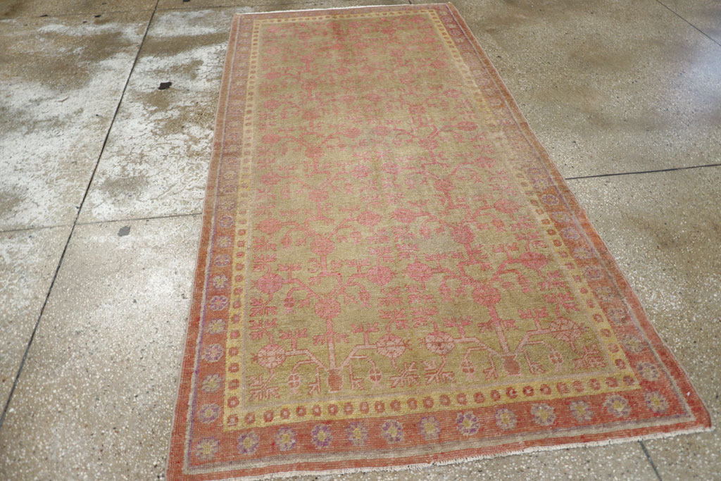 Vintage East Turkestan Khotan Rug, No.19990 - Galerie Shabab
