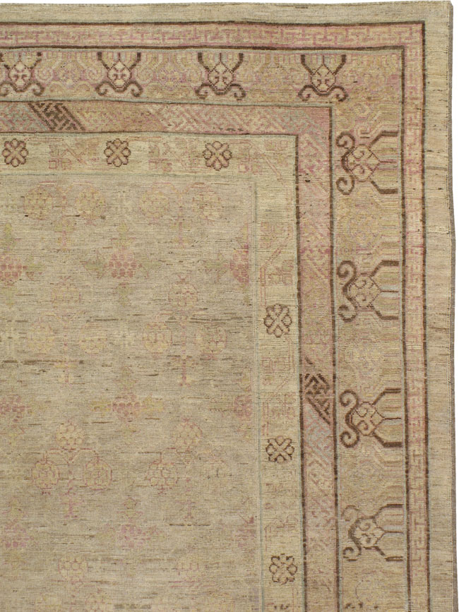 Vintage Khotan Carpet, No.20000 - Galerie Shabab