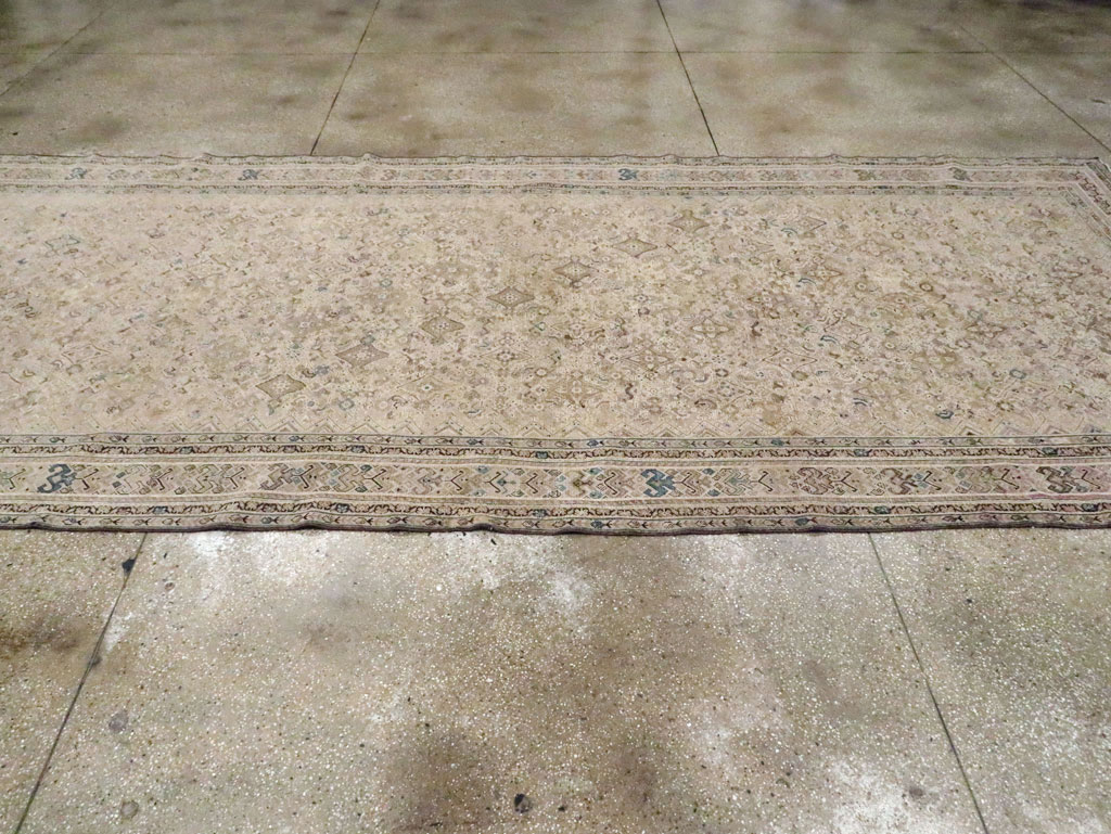 Antique Persian Malayer Gallery Carpet, No.20028 - Galerie Shabab