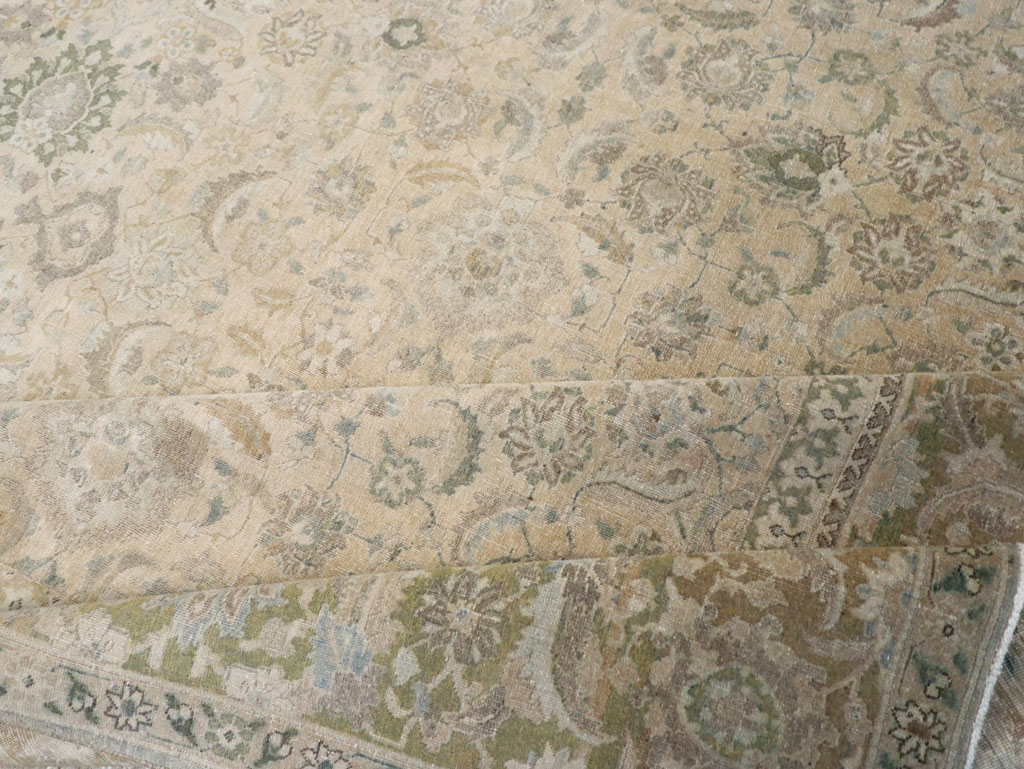 Vintage Persian Tabriz Room Size Carpet, No.20031 - Galerie Shabab