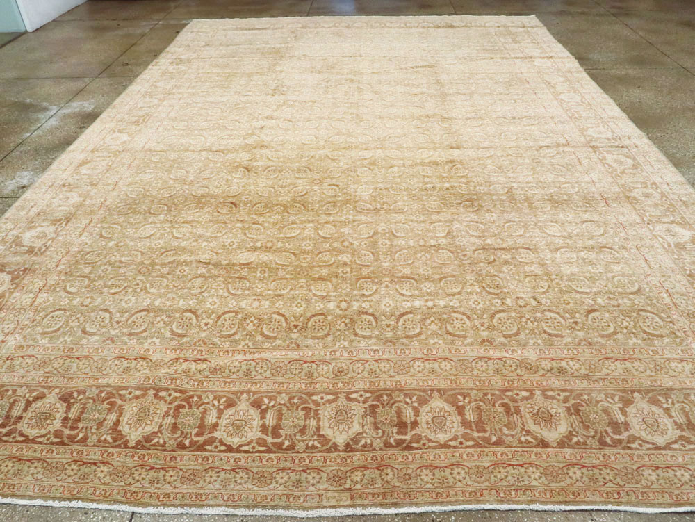 Antique Persian Lavar Kerman Carpet, No.20039 - Galerie Shabab