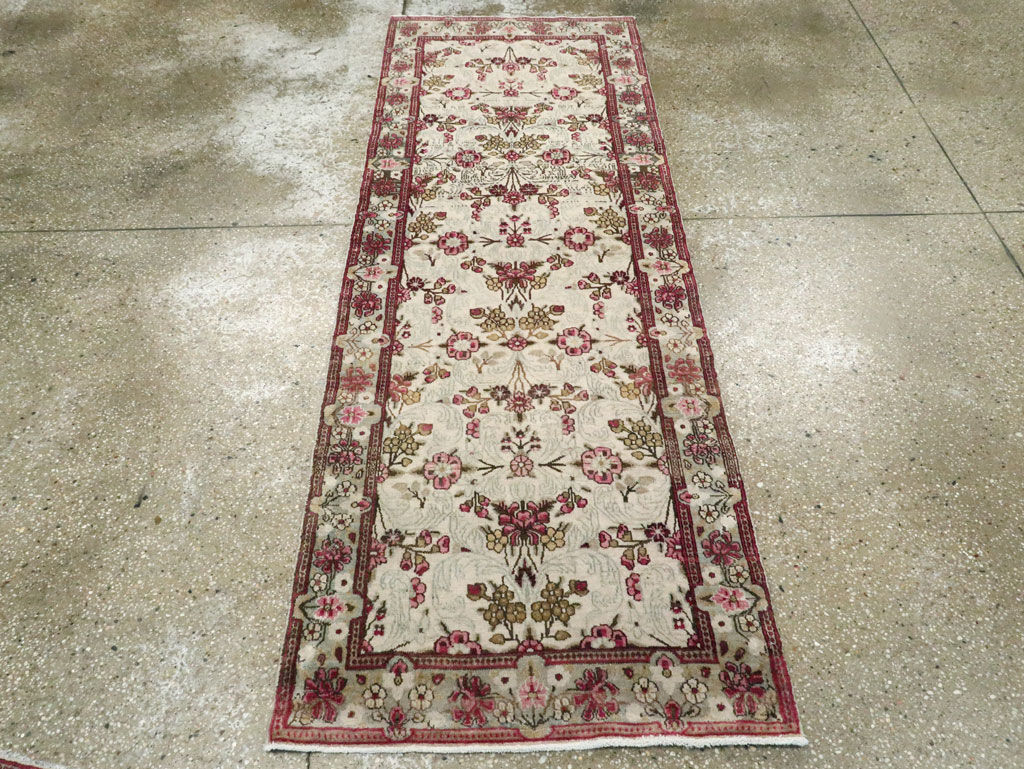 Vintage Persian Lavar Kerman Runner, No.20072 - Galerie Shabab