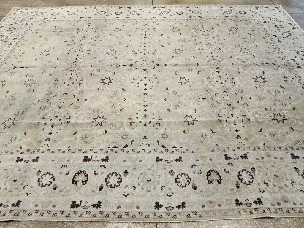 Vintage Persian Mashad Room Size Carpet, No.20082 - Galerie Shabab