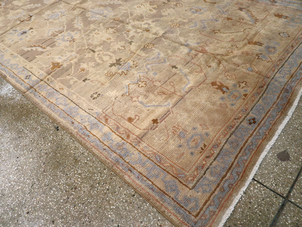Antique Turkish Oushak Carpet, No.20093 - Galerie Shabab
