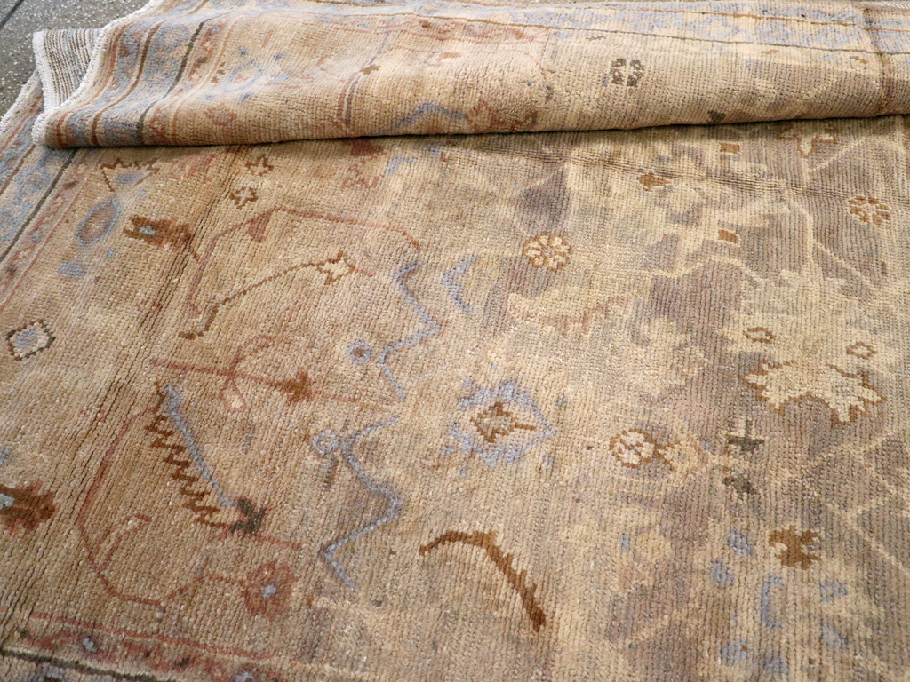 Antique Turkish Oushak Carpet, No.20093 - Galerie Shabab