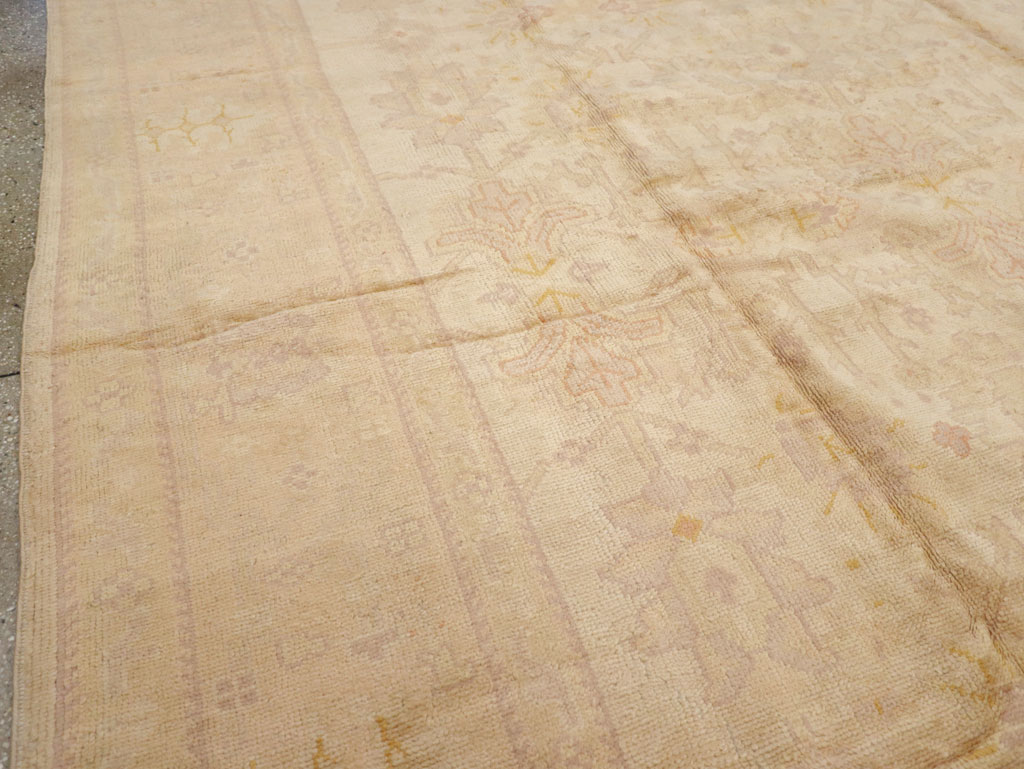 Antique Turkish Oushak Carpet, No.20105 - Galerie Shabab