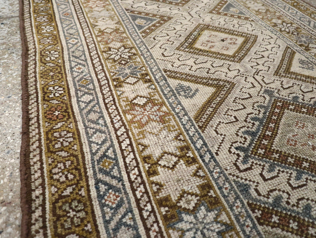 Antique Persian Kurdish Rug, No.20137 - Galerie Shabab
