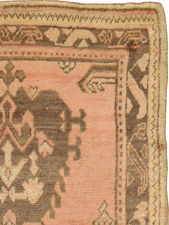 Antique Turkish Oushak Rug, No.20140 - Galerie Shabab