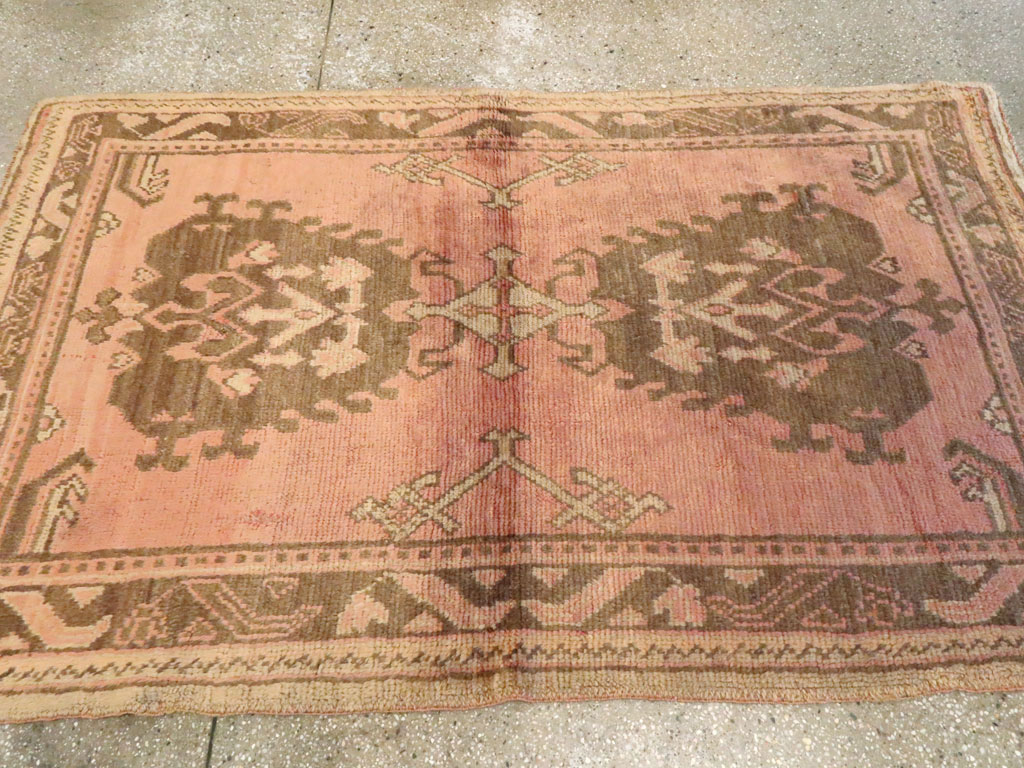 Antique Turkish Oushak Rug, No.20140 - Galerie Shabab