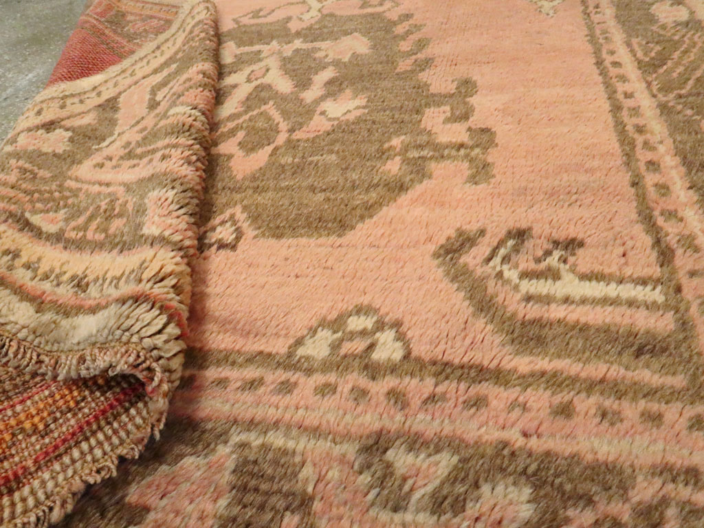 Antique Turkish Oushak Rug, No.20140 - Galerie Shabab