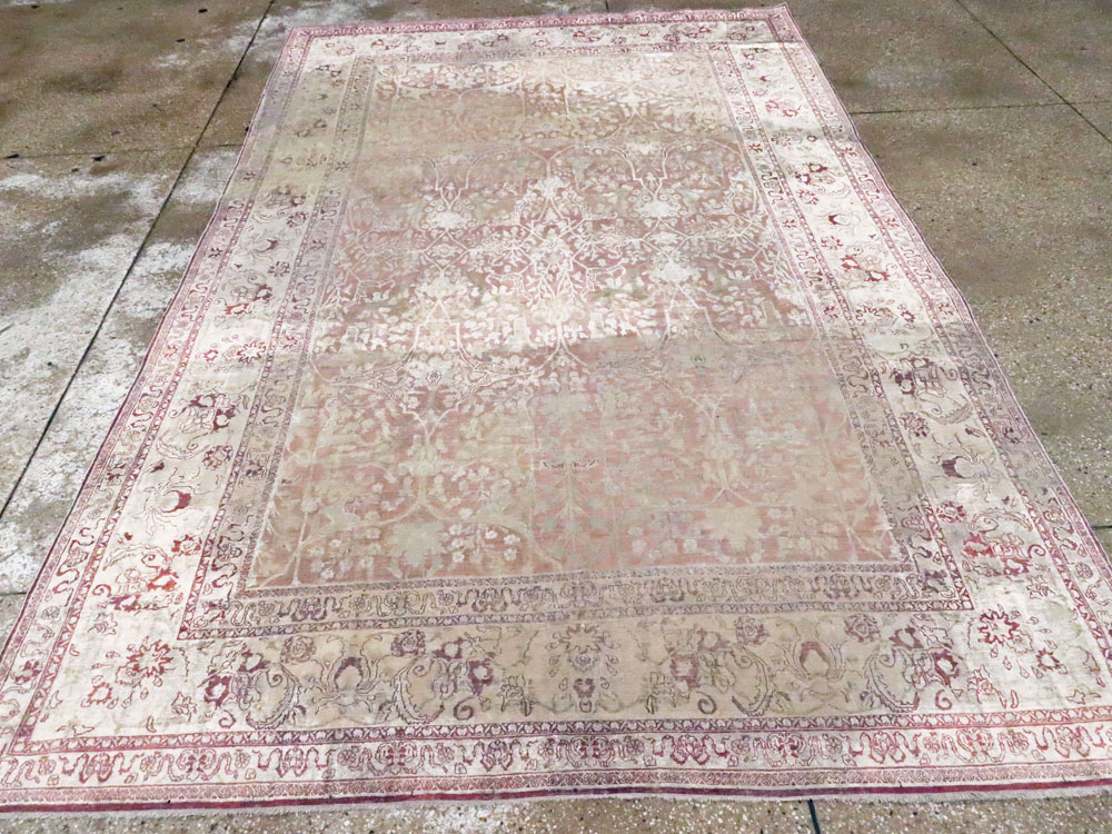Antique Persian Silk Distressed Kashan Carpet, No.20182 - Galerie Shabab